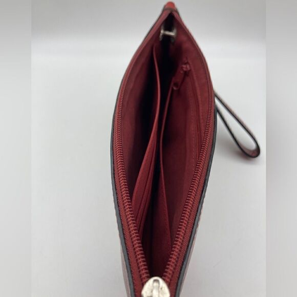 Pelle Studio Wilsons Italian Leather Unisex Wristlet Cherry Color - Picture 8 of 12
